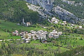 A view of the village of Villeneuve-d'Entraunes, after climbing to Enaux