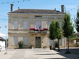 The town hall in Gensac