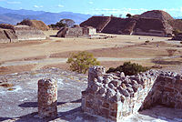 Altstadt von Oaxaca und Ruinen von Monte Alban