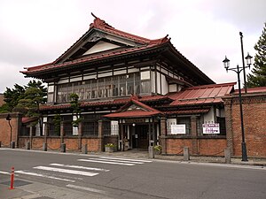 Shayokan built in 1907, was the birthplace of author Dazai Osamu.