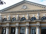 Sculptures on the theatre's exterior in 2006