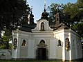 Schlosskapelle hl. Nepomuk und Park