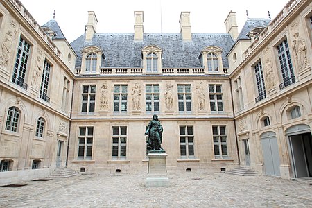Facade of the Carnavalet Museum (1547–48), with sculpture by Jean Goujon