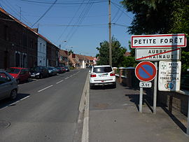 The road into Petite-Forêt