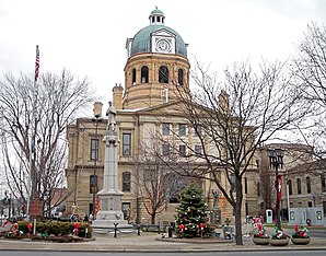 Tuscarawas County Courthouse in New Philadelphia, gelistet im NRHP mit der Nr. 73001544[1]