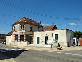 The town hall in Remauville