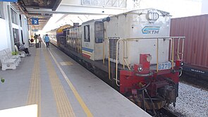 Zug der SRT mit Lokomotive der KTM (2013)