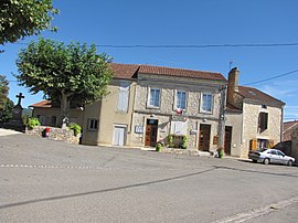 The town hall in Lagardelle