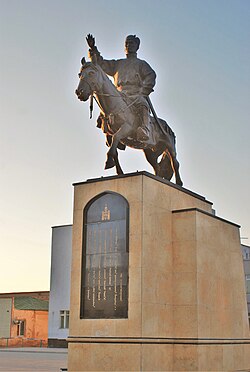 Sükhbaatar Square Statue in Baruun-Urt