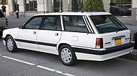 1992 Peugeot 505 DL Station Wagon - late US-market models received large, deep-skirted bumpers