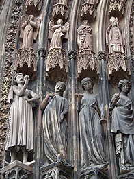 The foolish Virgins (left portal)