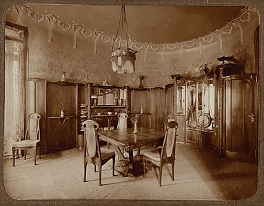 Dining room (c. 1910). The house had a large dining room but no kitchen.