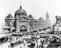 Image 13Flinders Street Station (1927), by Victoria State Transport Authority (from Portal:Architecture/Travel images)