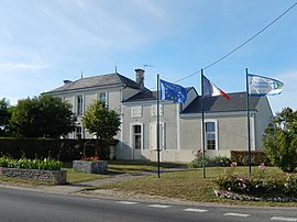 The town hall in Vergné