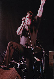 James Hart performing with Eighteen Visions in 2004