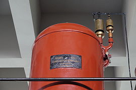 Fabrikschild, Dampfdom und Dampfpfeife einer Lokomotive U-127