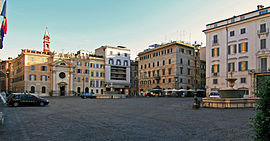 Piazza Farnese. On the right, the Gallo Palace.