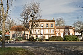 The town hall in Vallesvilles