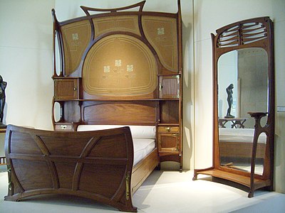 Bed and mirror by Gustave Serrurier-Bovy (1898–99), now in the Musée d'Orsay, Paris