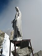 Gipfelfigur auf dem Mont Dolent beim Dreiländereck Frankreich, Italien und der Schweiz