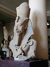 Akhenaten wearing nemes and pschent, 18th dynasty, Egyptian Museum, Cairo.