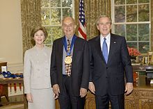 Auchincloss receiving the National Medal of Arts from President Bush (2005)