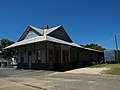 The Wetumpka L&N Depot, erbaut 1906 und eingetragen im National Register of Historic Places listings in Elmore County, Alabama seit dem 1. Juli 1975.
