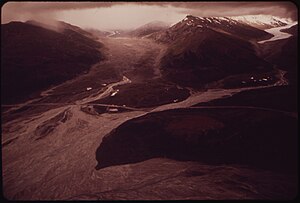 Castner-Gletscher (links) und Canwell-Gletscher (rechts im Hintergrund) im Jahr 1973