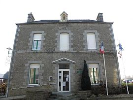 The town hall of Parigné