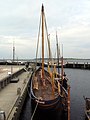 Ein Wikingerschiffnachbau im Hafen von Roskilde