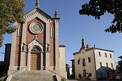 Church of San Paolo Apostolo and the town hall (Casa del Castello) in Faetano