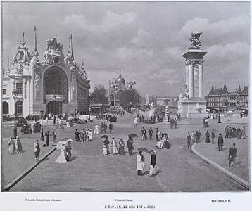 The Palace of National Manufacturers (left), with the Italian pavilion in distance