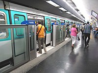 Line 13 platforms at Invalides with automatic platform gates