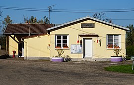 The town hall in Le Val-Saint-Éloi