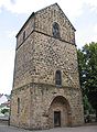 Der Alte Turm in Dudweiler ist ein einfacher Giebelturm.