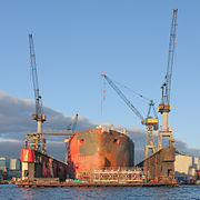 Das Ölproduktionsschiff Uisge Gorm im Dock 11 im Hamburger Hafen