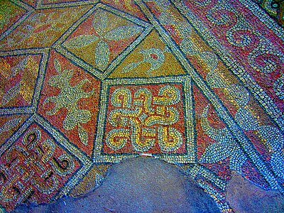 Roman interlaces on a floor, 4th-6th centuries, mosaic, Constanța History and Archaeology Museum, Constanța, Romania