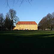 Das Osnabrücker Schloss ist mit Seminarräumen, Hörsälen und Verwaltungstrakt das Hauptgebäude der Universität.
