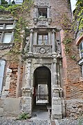 Portal in the courtyard of the Hôtel de Guillaume de Bernuy (1540-1544, Nicolas Bachelier).