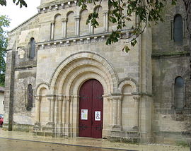 The church door in Cissac-Médoc