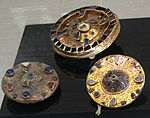 Merowingerzeitliche Scheibenfibeln des 6. und 7. Jahrhunderts mit Edelstein- und Filigranauflage