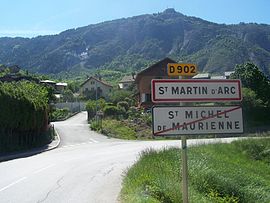 The road into Saint-Martin-d'Arc
