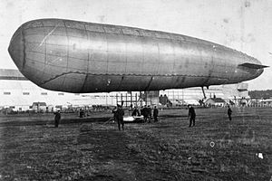 Willows No. 4 airship on the ground