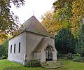 Neuer Friedhof mit Friedhofsmauer und -portal, Kapelle und Fachwerkhaus