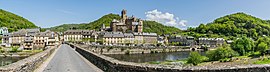 A view of Estaing