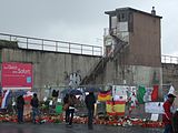 Bei einem Gedränge im Zugangsbereich der Loveparade in Duisburg sterben 21 Menschen und mindestens 652 werden verletzt.