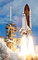 Image 8Rockets carrying the Space Shuttle Discovery into Earth orbit in 2007 (from History of rockets)