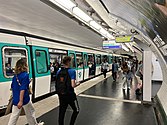 Line 8 platforms at Opéra