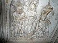 Kunigunde (rechts) schreitet über glühende Pflugscharen, Grabmal von Tilman Riemenschneider aus den Jahren 1499 bis 1513 im Bamberger Dom