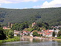 Neckarsteinach, von Süden aus, mit der mittelalterlichen Mittelburg (links) und Vorderburg.